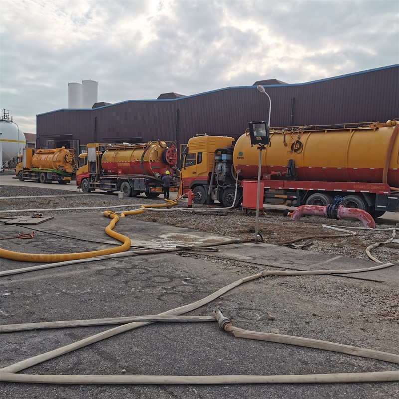 辛集污水池清理